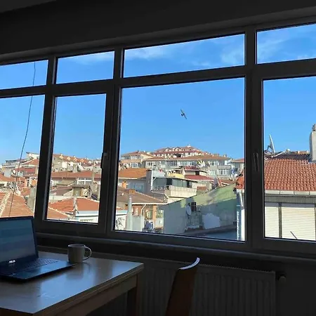 Ueskuedar Merkezde Ve Kadikoey'e 5 Dk Uzaklikta Ev *