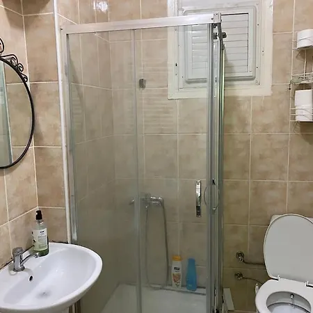 Ueskuedar Merkezde Ve Kadikoey'e 5 Dk Uzaklikta Ev *
