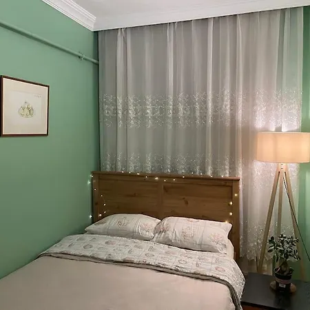 Ueskuedar Merkezde Ve Kadikoey'e 5 Dk Uzaklikta Ev Istanbul