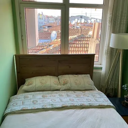 Ueskuedar Merkezde Ve Kadikoey'e 5 Dk Uzaklikta Ev Istanbul