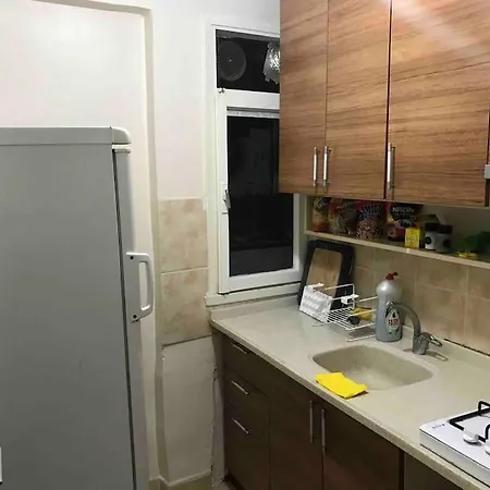 Ueskuedar Merkezde Ve Kadikoey'e 5 Dk Uzaklikta Ev דירה