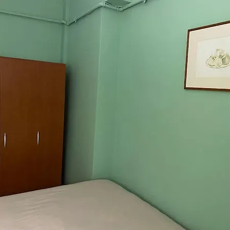 Ueskuedar Merkezde Ve Kadikoey'e 5 Dk Uzaklikta Ev דירה איסטמבול