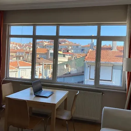 Ueskuedar Merkezde Ve Kadikoey'e 5 Dk Uzaklikta Ev