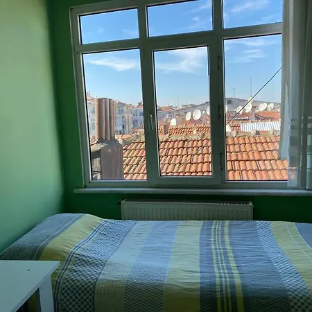 Ueskuedar Merkezde Ve Kadikoey'e 5 Dk Uzaklikta Ev דירה