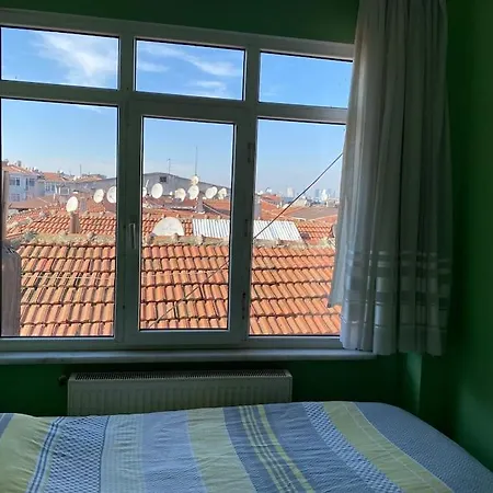 Ueskuedar Merkezde Ve Kadikoey'e 5 Dk Uzaklikta Ev דירה