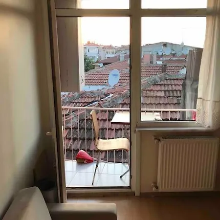 Ueskuedar Merkezde Ve Kadikoey'e 5 Dk Uzaklikta Ev * איסטמבול