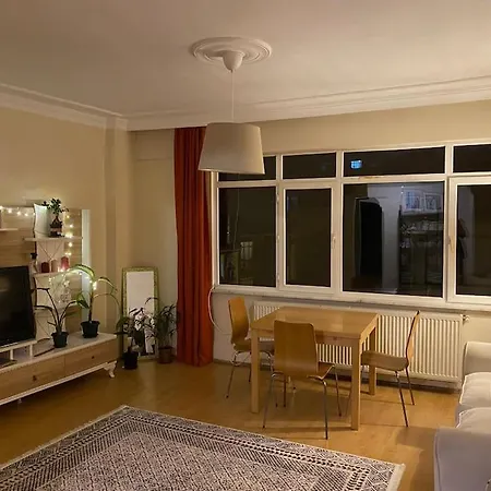 Ueskuedar Merkezde Ve Kadikoey'e 5 Dk Uzaklikta Ev